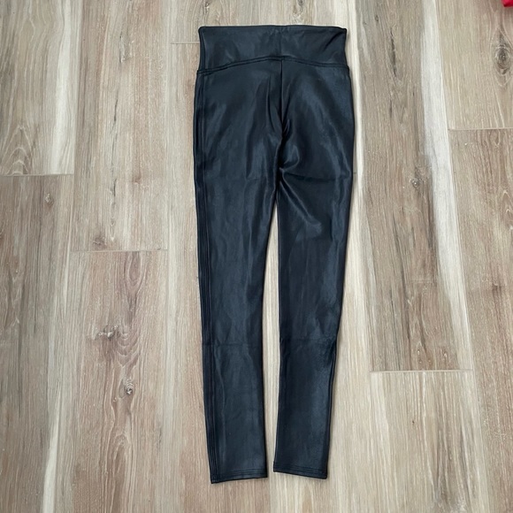 SPANX Petite Faux Leather Leggings S PETITE - Picture 6 of 9